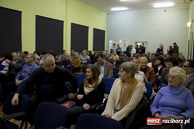 Zdjęcie w galerii na portalu naszraciborz.pl: W MDK-u świętowano 10-lecie grupy Irrealis wiadomości z regionu