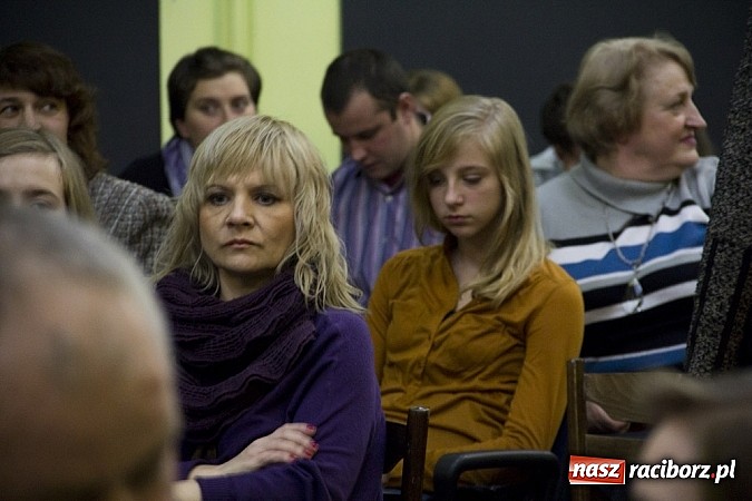 Zdjęcie w galerii na portalu naszraciborz.pl: W MDK-u świętowano 10-lecie grupy Irrealis wiadomości z regionu