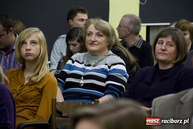 Zdjęcie w galerii na portalu naszraciborz.pl: W MDK-u świętowano 10-lecie grupy Irrealis wiadomości z regionu