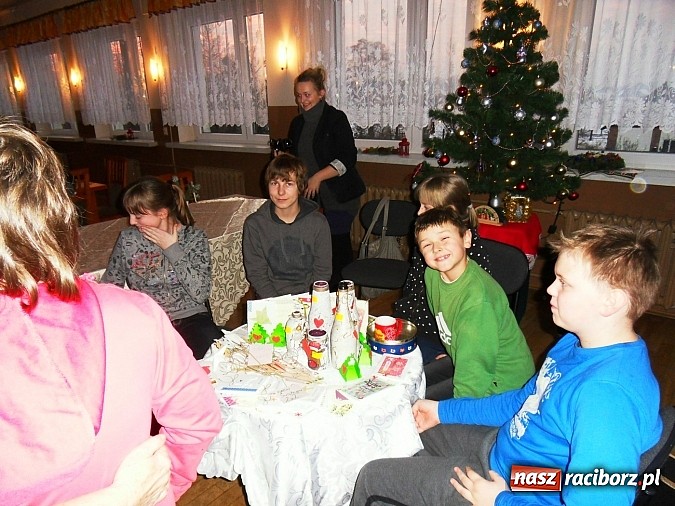 Zdjęcie w galerii na portalu naszraciborz.pl: Kiermasz adwentowy w Rudzie Kozielskiej wiadomości z regionu