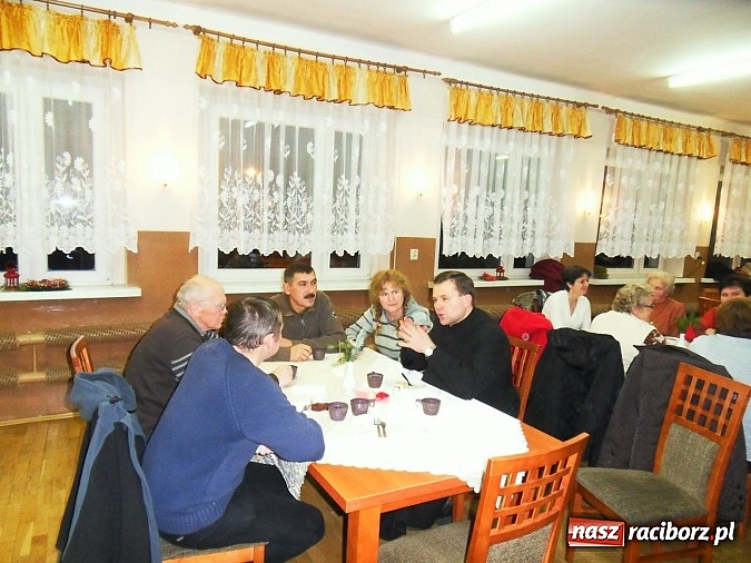 Zdjęcie w galerii na portalu naszraciborz.pl: Kiermasz adwentowy w Rudzie Kozielskiej wiadomości z regionu