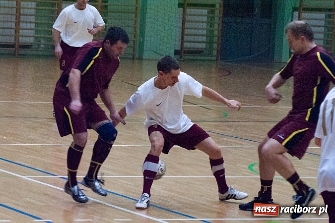 Zdjęcie w galerii na portalu naszraciborz.pl: KMP SMS Hyrbud i Czarne Koszule przełamały złą passę wiadomości z regionu