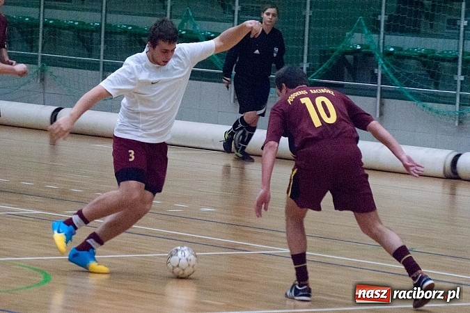 Zdjęcie w galerii na portalu naszraciborz.pl: KMP SMS Hyrbud i Czarne Koszule przełamały złą passę wiadomości z regionu