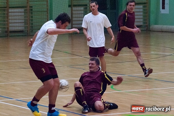 Zdjęcie w galerii na portalu naszraciborz.pl: KMP SMS Hyrbud i Czarne Koszule przełamały złą passę wiadomości z regionu