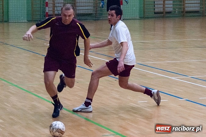 Zdjęcie w galerii na portalu naszraciborz.pl: KMP SMS Hyrbud i Czarne Koszule przełamały złą passę wiadomości z regionu