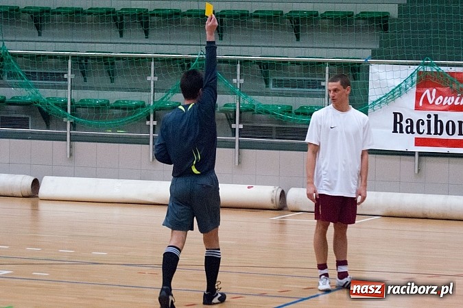 Zdjęcie w galerii na portalu naszraciborz.pl: KMP SMS Hyrbud i Czarne Koszule przełamały złą passę wiadomości z regionu