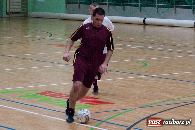 Zdjęcie w galerii na portalu naszraciborz.pl: KMP SMS Hyrbud i Czarne Koszule przełamały złą passę wiadomości z regionu