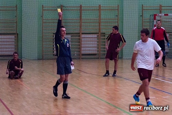 Zdjęcie w galerii na portalu naszraciborz.pl: KMP SMS Hyrbud i Czarne Koszule przełamały złą passę wiadomości z regionu