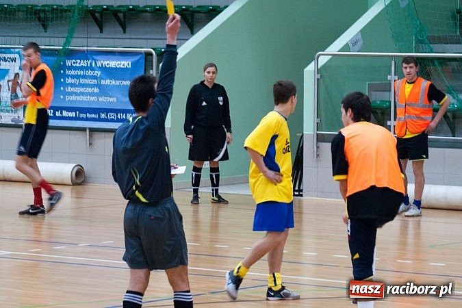 Zdjęcie w galerii na portalu naszraciborz.pl: KMP SMS Hyrbud i Czarne Koszule przełamały złą passę wiadomości z regionu