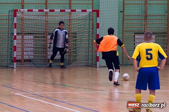 Zdjęcie w galerii na portalu naszraciborz.pl: KMP SMS Hyrbud i Czarne Koszule przełamały złą passę wiadomości z regionu