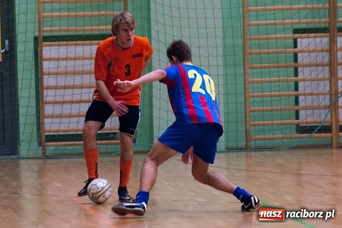 Zdjęcie w galerii na portalu naszraciborz.pl: KMP SMS Hyrbud i Czarne Koszule przełamały złą passę wiadomości z regionu