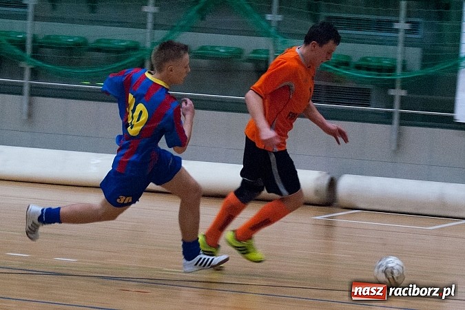 Zdjęcie w galerii na portalu naszraciborz.pl: KMP SMS Hyrbud i Czarne Koszule przełamały złą passę wiadomości z regionu