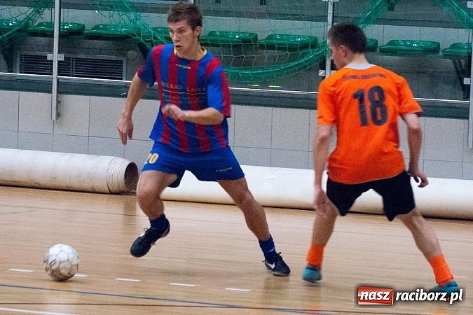 Zdjęcie w galerii na portalu naszraciborz.pl: KMP SMS Hyrbud i Czarne Koszule przełamały złą passę wiadomości z regionu