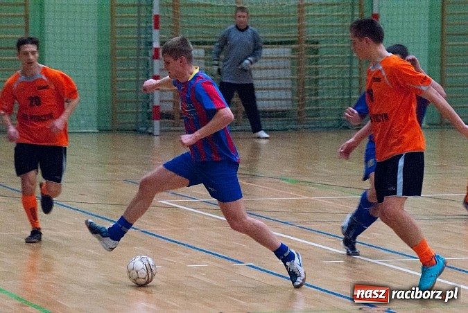 Zdjęcie w galerii na portalu naszraciborz.pl: KMP SMS Hyrbud i Czarne Koszule przełamały złą passę wiadomości z regionu