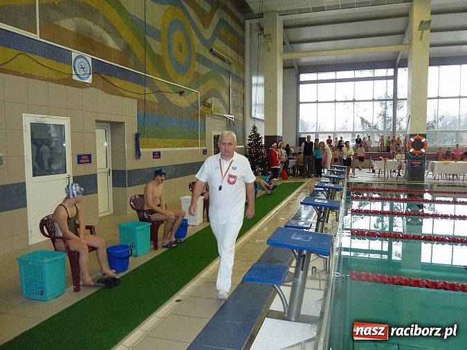 Zdjęcie w galerii na portalu naszraciborz.pl: Pływanie: Międzynarodowy Mikołaj na pływalni SMS-u wiadomości z regionu
