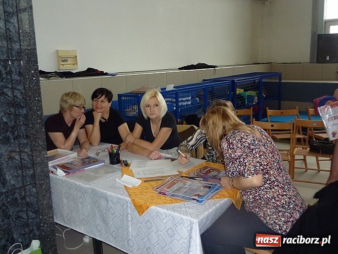 Zdjęcie w galerii na portalu naszraciborz.pl: Pływanie: Międzynarodowy Mikołaj na pływalni SMS-u wiadomości z regionu