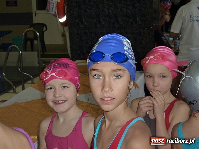 Zdjęcie w galerii na portalu naszraciborz.pl: Pływanie: Międzynarodowy Mikołaj na pływalni SMS-u wiadomości z regionu