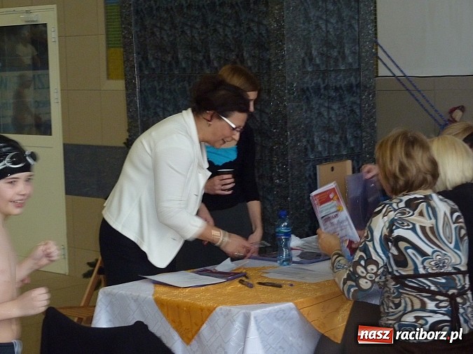 Zdjęcie w galerii na portalu naszraciborz.pl: Pływanie: Międzynarodowy Mikołaj na pływalni SMS-u wiadomości z regionu