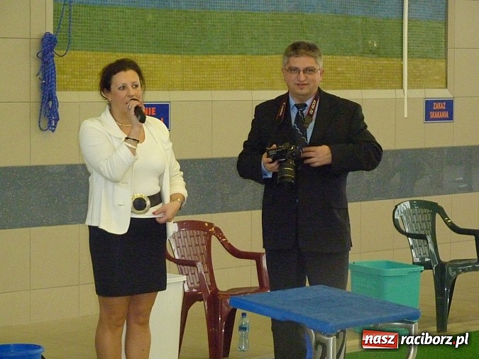 Zdjęcie w galerii na portalu naszraciborz.pl: Pływanie: Międzynarodowy Mikołaj na pływalni SMS-u wiadomości z regionu
