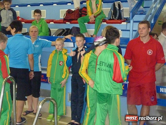 Zdjęcie w galerii na portalu naszraciborz.pl: Pływanie: Międzynarodowy Mikołaj na pływalni SMS-u wiadomości z regionu