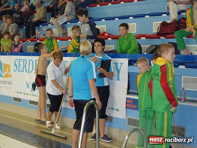 Zdjęcie w galerii na portalu naszraciborz.pl: Pływanie: Międzynarodowy Mikołaj na pływalni SMS-u wiadomości z regionu