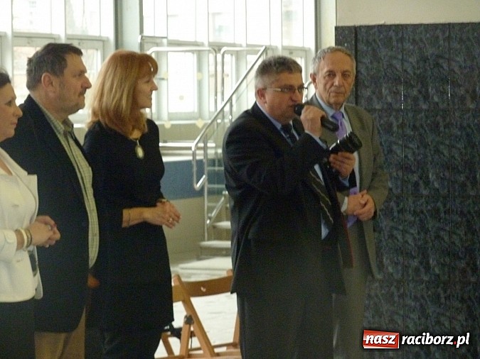 Zdjęcie w galerii na portalu naszraciborz.pl: Pływanie: Międzynarodowy Mikołaj na pływalni SMS-u wiadomości z regionu