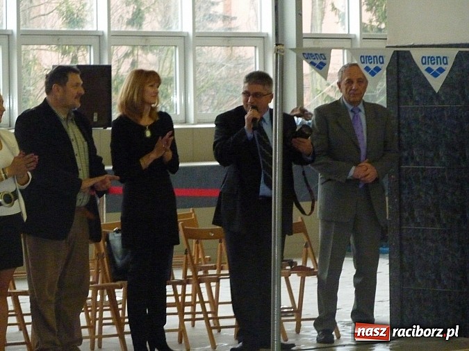 Zdjęcie w galerii na portalu naszraciborz.pl: Pływanie: Międzynarodowy Mikołaj na pływalni SMS-u wiadomości z regionu