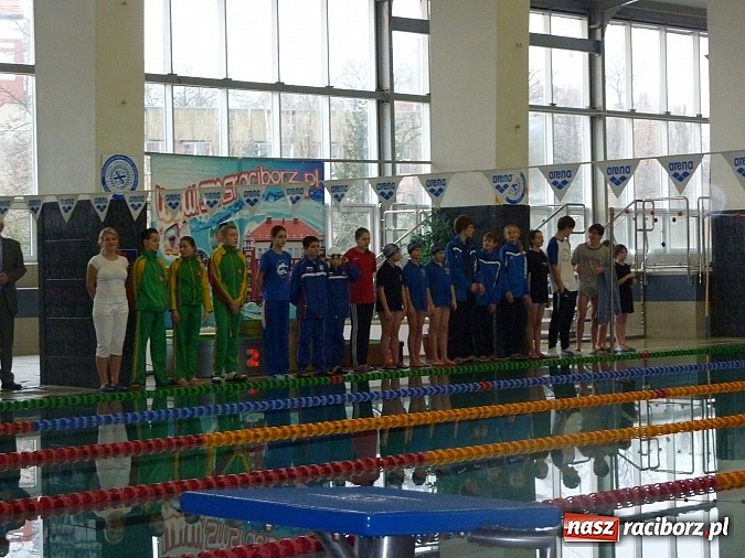 Zdjęcie w galerii na portalu naszraciborz.pl: Pływanie: Międzynarodowy Mikołaj na pływalni SMS-u wiadomości z regionu