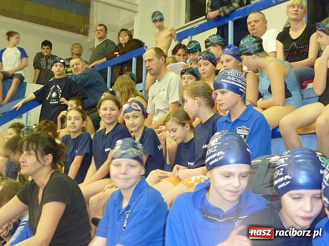 Zdjęcie w galerii na portalu naszraciborz.pl: Pływanie: Międzynarodowy Mikołaj na pływalni SMS-u wiadomości z regionu