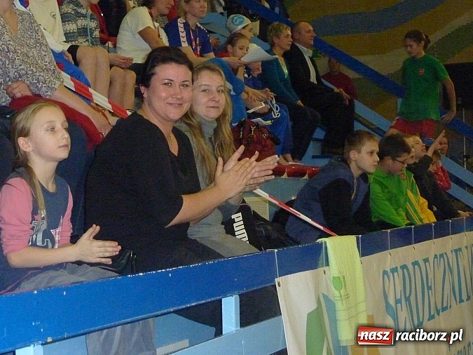 Zdjęcie w galerii na portalu naszraciborz.pl: Pływanie: Międzynarodowy Mikołaj na pływalni SMS-u wiadomości z regionu