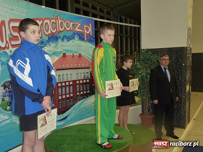 Zdjęcie w galerii na portalu naszraciborz.pl: Pływanie: Międzynarodowy Mikołaj na pływalni SMS-u wiadomości z regionu