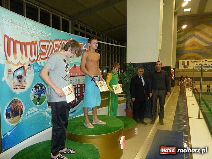 Zdjęcie w galerii na portalu naszraciborz.pl: Pływanie: Międzynarodowy Mikołaj na pływalni SMS-u wiadomości z regionu