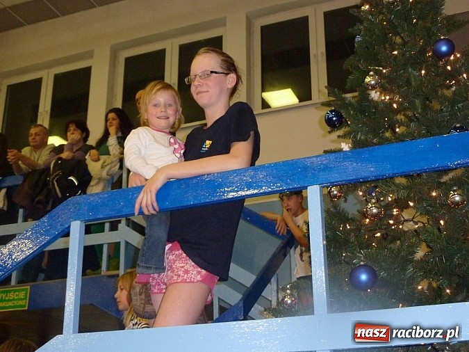 Zdjęcie w galerii na portalu naszraciborz.pl: Pływanie: Międzynarodowy Mikołaj na pływalni SMS-u wiadomości z regionu