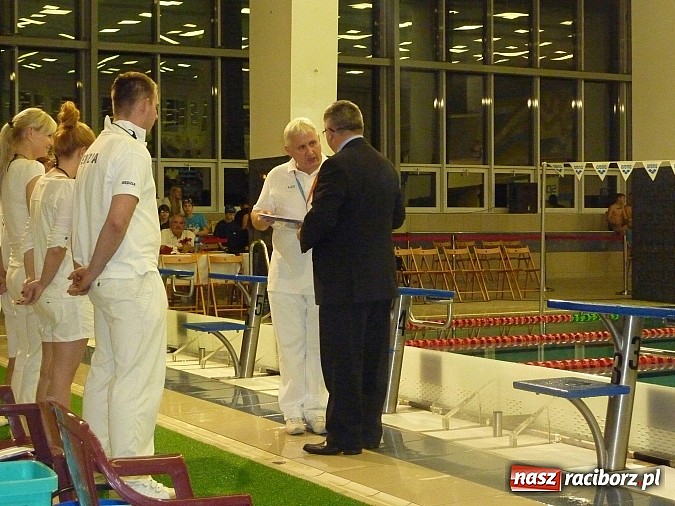 Zdjęcie w galerii na portalu naszraciborz.pl: Pływanie: Międzynarodowy Mikołaj na pływalni SMS-u wiadomości z regionu