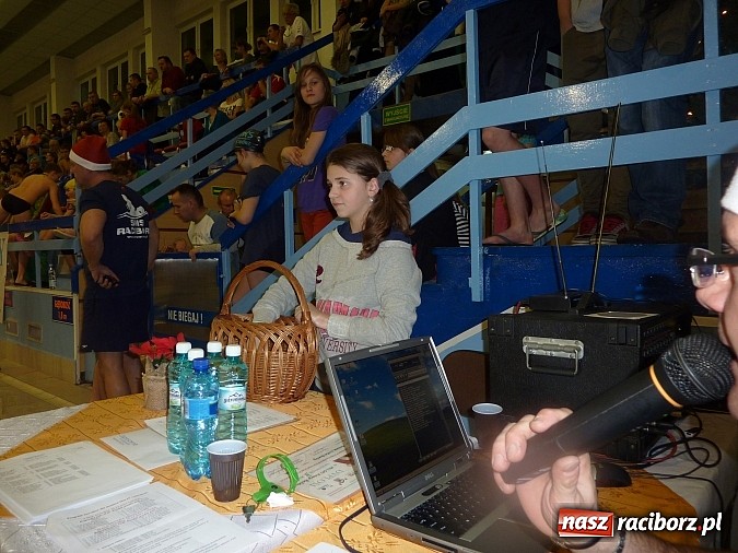 Zdjęcie w galerii na portalu naszraciborz.pl: Pływanie: Międzynarodowy Mikołaj na pływalni SMS-u wiadomości z regionu