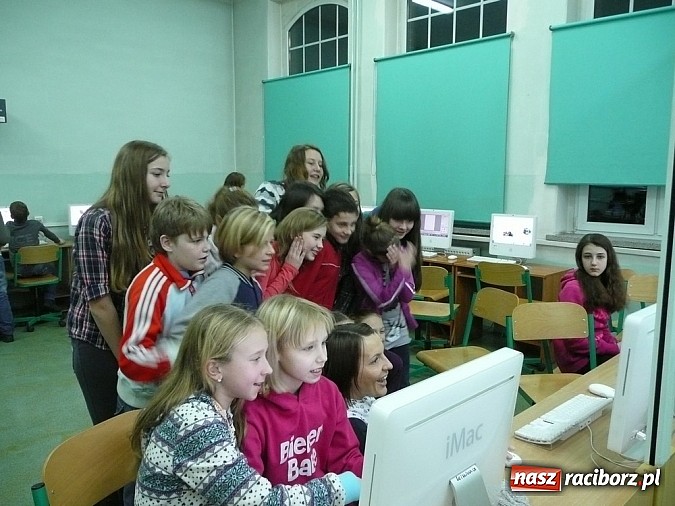 Zdjęcie w galerii na portalu naszraciborz.pl: Pływanie: Międzynarodowy Mikołaj na pływalni SMS-u wiadomości z regionu