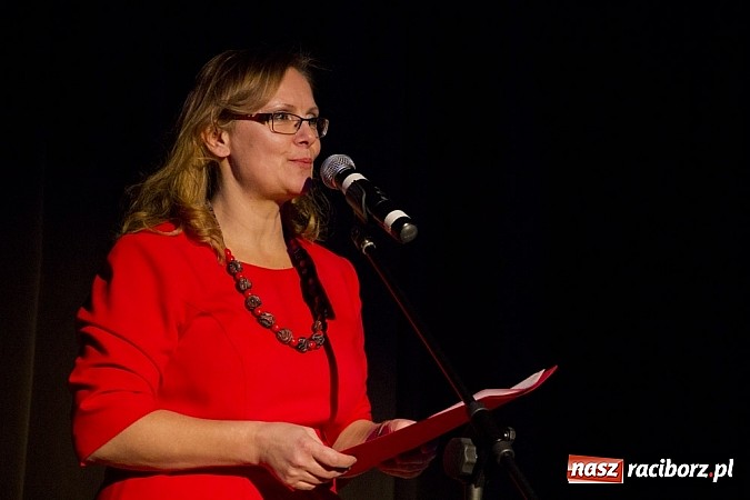 Zdjęcie w galerii na portalu naszraciborz.pl: Pełna widownia na świątecznym koncercie Źródła. Stowarzyszenie ma już 15 lat! wiadomości z regionu