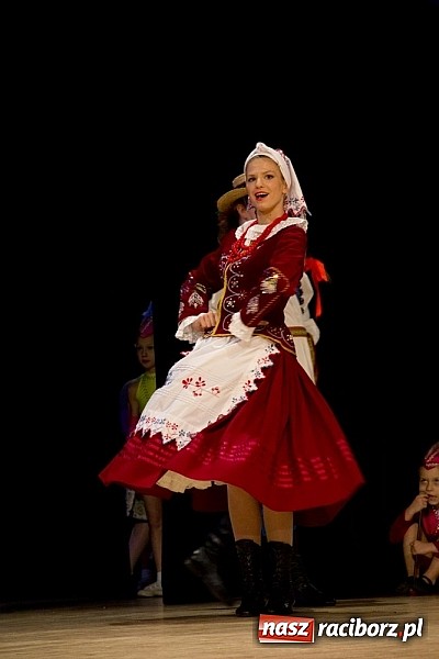 Zdjęcie w galerii na portalu naszraciborz.pl: Pełna widownia na świątecznym koncercie Źródła. Stowarzyszenie ma już 15 lat! wiadomości z regionu