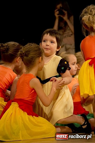 Zdjęcie w galerii na portalu naszraciborz.pl: Pełna widownia na świątecznym koncercie Źródła. Stowarzyszenie ma już 15 lat! wiadomości z regionu