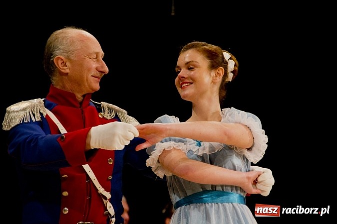 Zdjęcie w galerii na portalu naszraciborz.pl: Pełna widownia na świątecznym koncercie Źródła. Stowarzyszenie ma już 15 lat! wiadomości z regionu