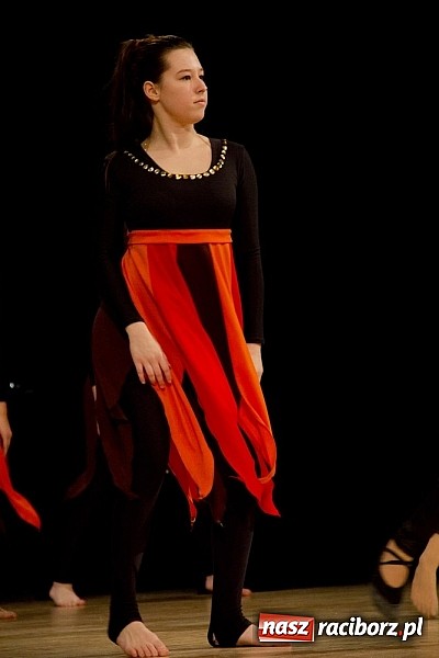 Zdjęcie w galerii na portalu naszraciborz.pl: Pełna widownia na świątecznym koncercie Źródła. Stowarzyszenie ma już 15 lat! wiadomości z regionu