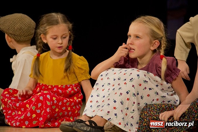 Zdjęcie w galerii na portalu naszraciborz.pl: Pełna widownia na świątecznym koncercie Źródła. Stowarzyszenie ma już 15 lat! wiadomości z regionu