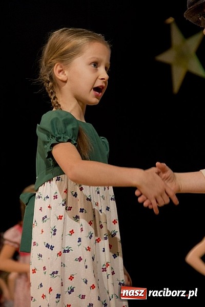 Zdjęcie w galerii na portalu naszraciborz.pl: Pełna widownia na świątecznym koncercie Źródła. Stowarzyszenie ma już 15 lat! wiadomości z regionu