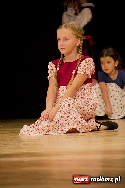 Zdjęcie w galerii na portalu naszraciborz.pl: Pełna widownia na świątecznym koncercie Źródła. Stowarzyszenie ma już 15 lat! wiadomości z regionu