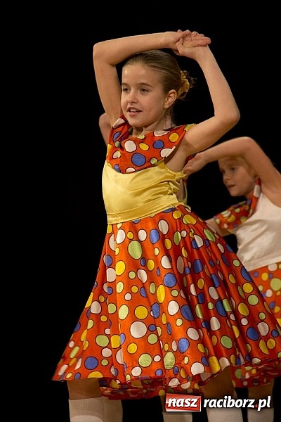 Zdjęcie w galerii na portalu naszraciborz.pl: Pełna widownia na świątecznym koncercie Źródła. Stowarzyszenie ma już 15 lat! wiadomości z regionu