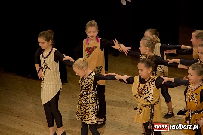 Zdjęcie w galerii na portalu naszraciborz.pl: Pełna widownia na świątecznym koncercie Źródła. Stowarzyszenie ma już 15 lat! wiadomości z regionu