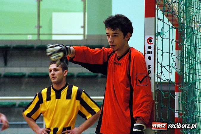 Zdjęcie w galerii na portalu naszraciborz.pl: HLPN: Nerwowo i czerwono w meczu ProAktywnych.com wiadomości z regionu