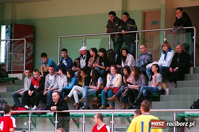 Zdjęcie w galerii na portalu naszraciborz.pl: HLPN: Nerwowo i czerwono w meczu ProAktywnych.com wiadomości z regionu