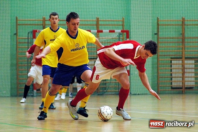 Zdjęcie w galerii na portalu naszraciborz.pl: HLPN: Nerwowo i czerwono w meczu ProAktywnych.com wiadomości z regionu