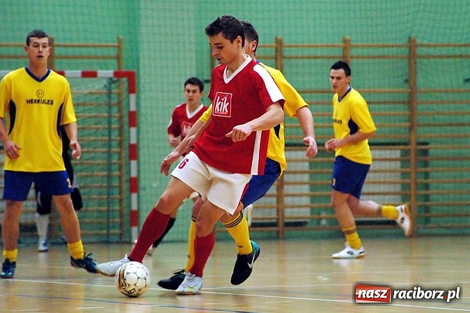 Zdjęcie w galerii na portalu naszraciborz.pl: HLPN: Nerwowo i czerwono w meczu ProAktywnych.com wiadomości z regionu